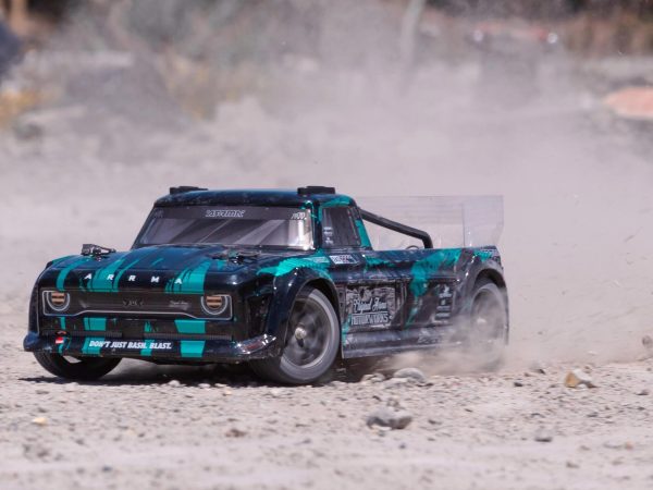 1/8 INFRACTION 3S 4X4 BLX Resto-Mod Truck RTR Black/Teal - Image 7